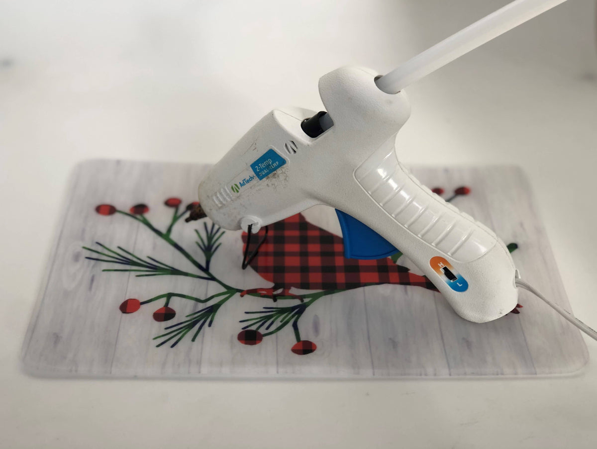 GG Plaid Cardinal: Jar Opener